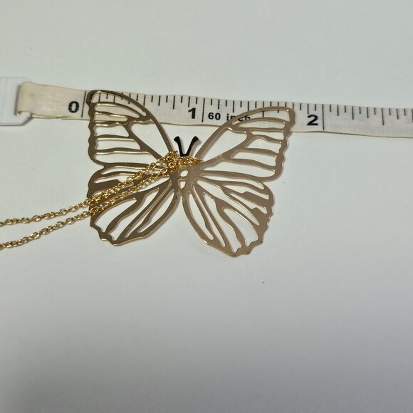 ***Final Sale*** Gold tone filigree butterfly pendant necklace - Picture 9 of 14